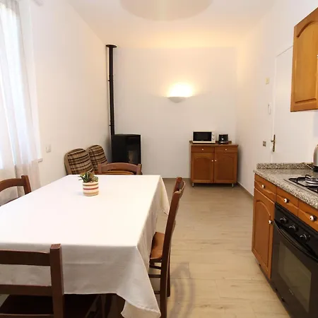 Chiara-house سينيسكولا